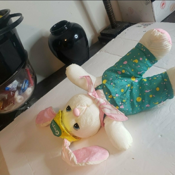 1993 Crayola Easter Bunny Hallmark Cards Plush - Picture 2 of 8